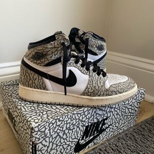 Nike Jordan Air Jordan 1 Retro Boys Youth Size 5Y